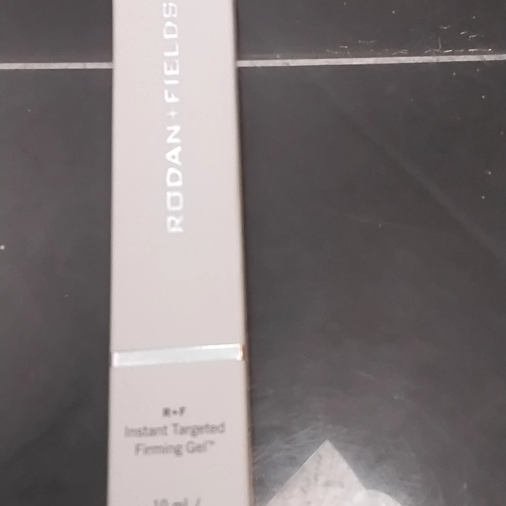 Rodan + Fields Instant Targeted Firming Gel